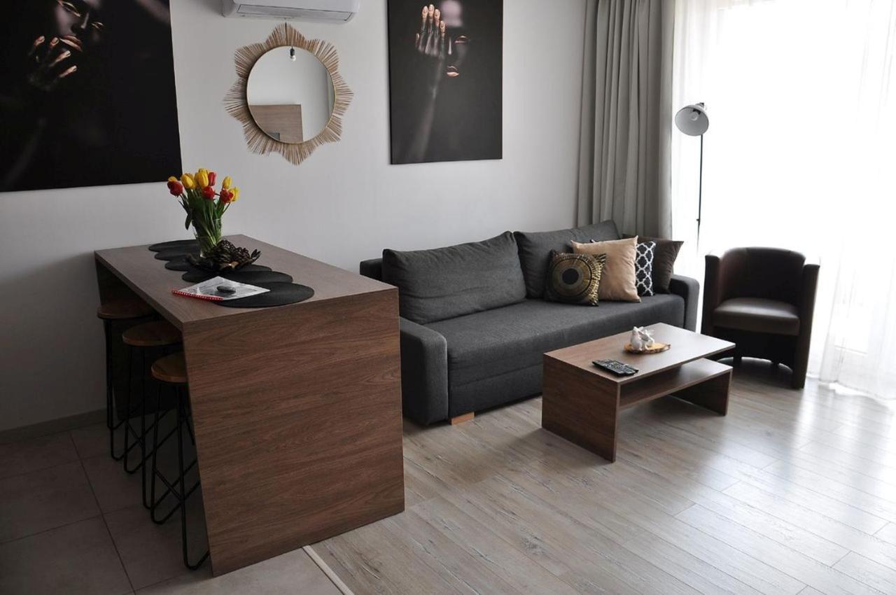 Q Apart Grand - Klimatyzowane 3 Pokojowe Apartamenty Przy Manufakturze Z Garazem Gratis, Fv 우치 외부 사진