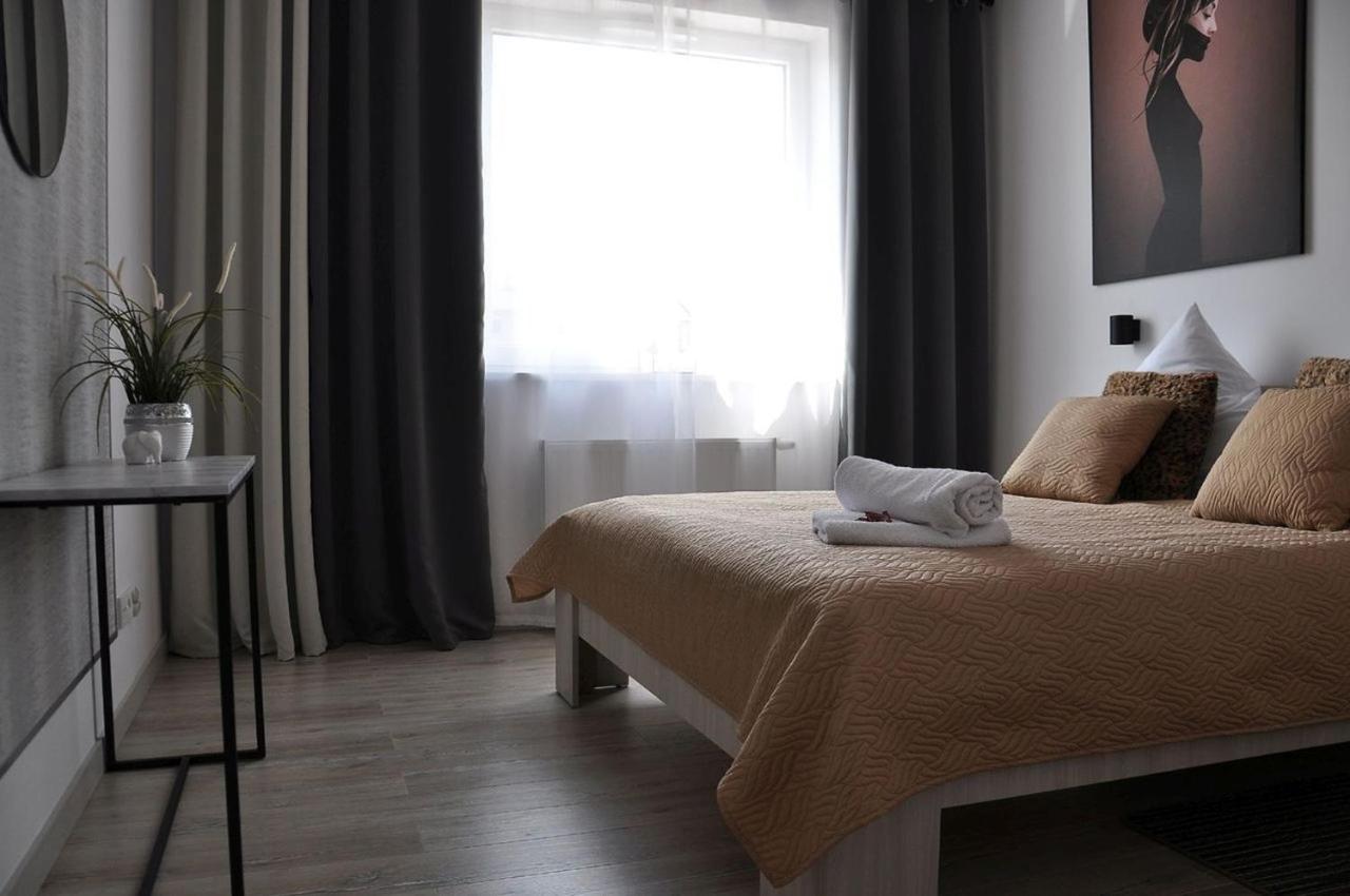 Q Apart Grand - Klimatyzowane 3 Pokojowe Apartamenty Przy Manufakturze Z Garazem Gratis, Fv 우치 외부 사진