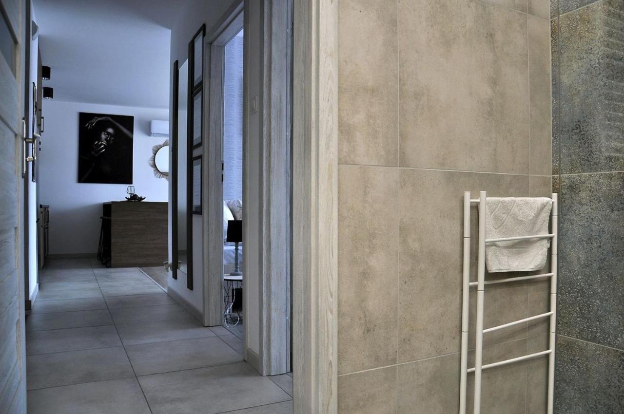 Q Apart Grand - Klimatyzowane 3 Pokojowe Apartamenty Przy Manufakturze Z Garazem Gratis, Fv 우치 외부 사진
