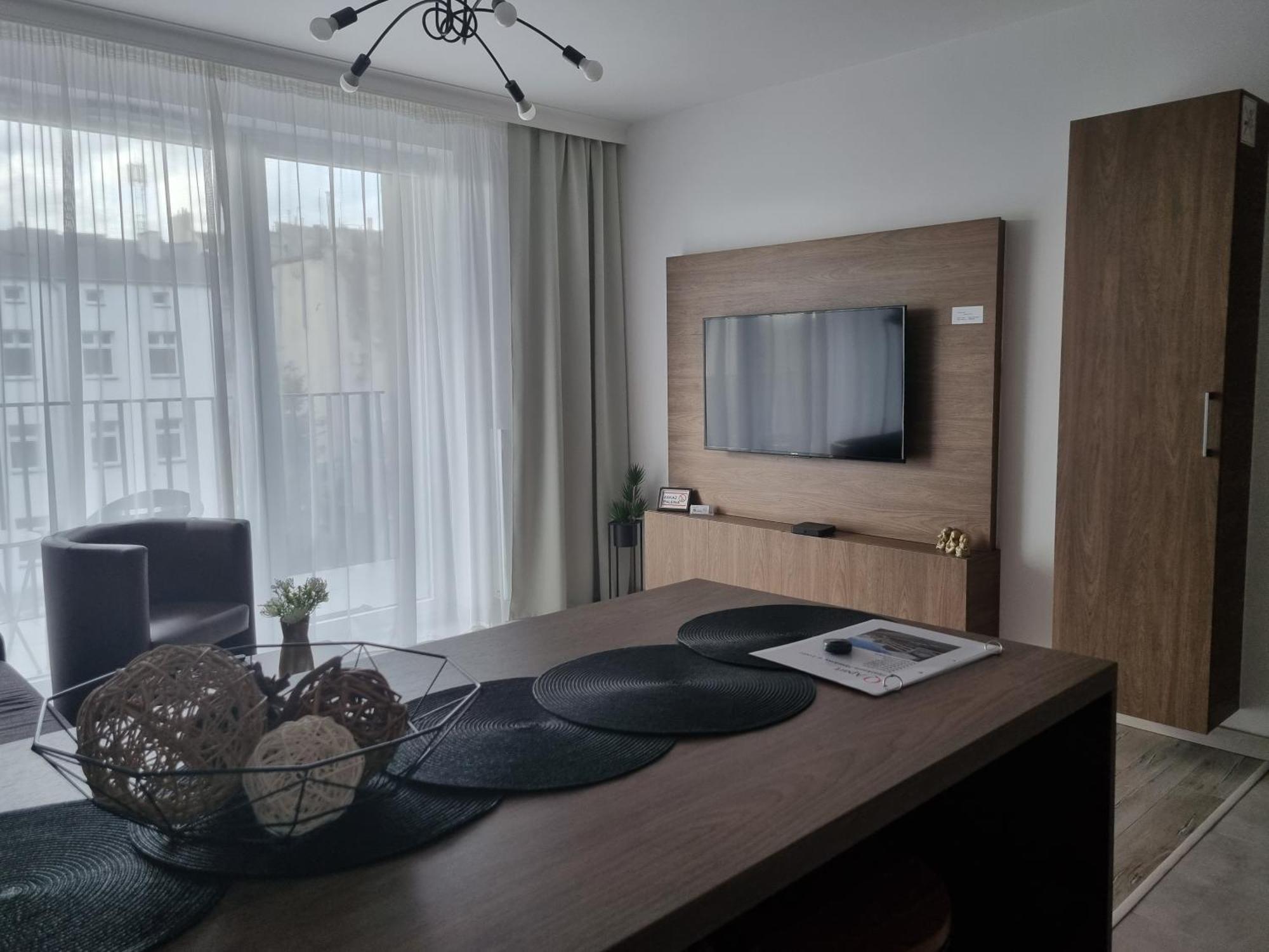 Q Apart Grand - Klimatyzowane 3 Pokojowe Apartamenty Przy Manufakturze Z Garazem Gratis, Fv 우치 외부 사진