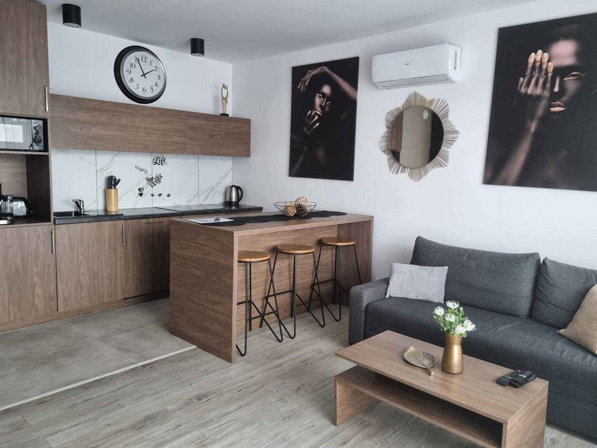 Q Apart Grand - Klimatyzowane 3 Pokojowe Apartamenty Przy Manufakturze Z Garazem Gratis, Fv 우치 외부 사진