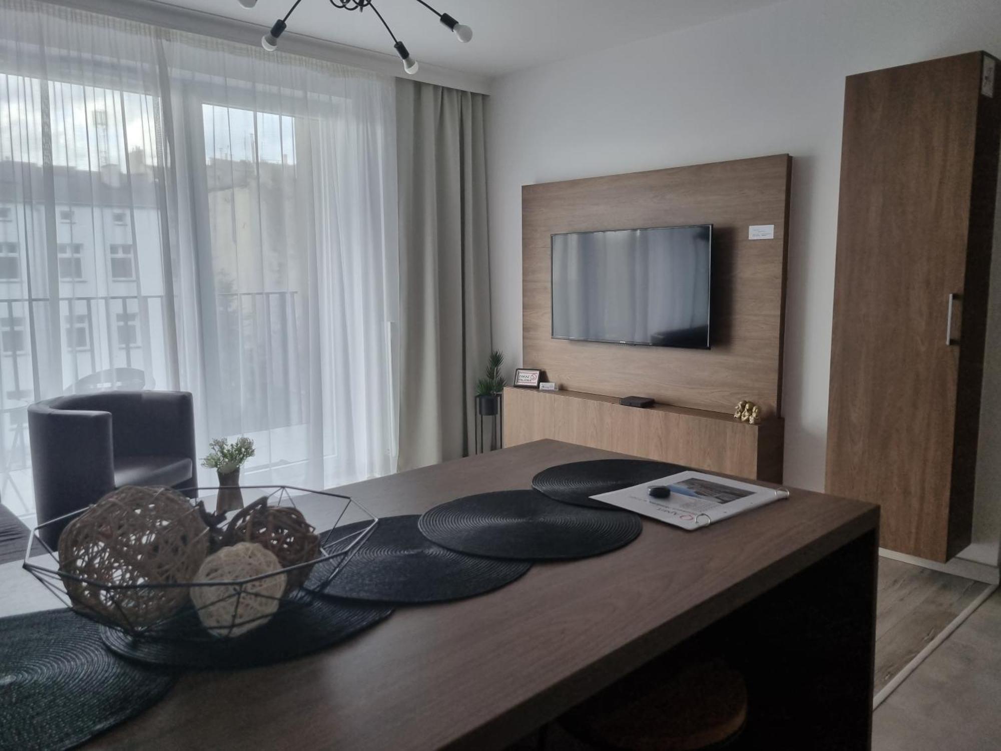 Q Apart Grand - Klimatyzowane 3 Pokojowe Apartamenty Przy Manufakturze Z Garazem Gratis, Fv 우치 외부 사진