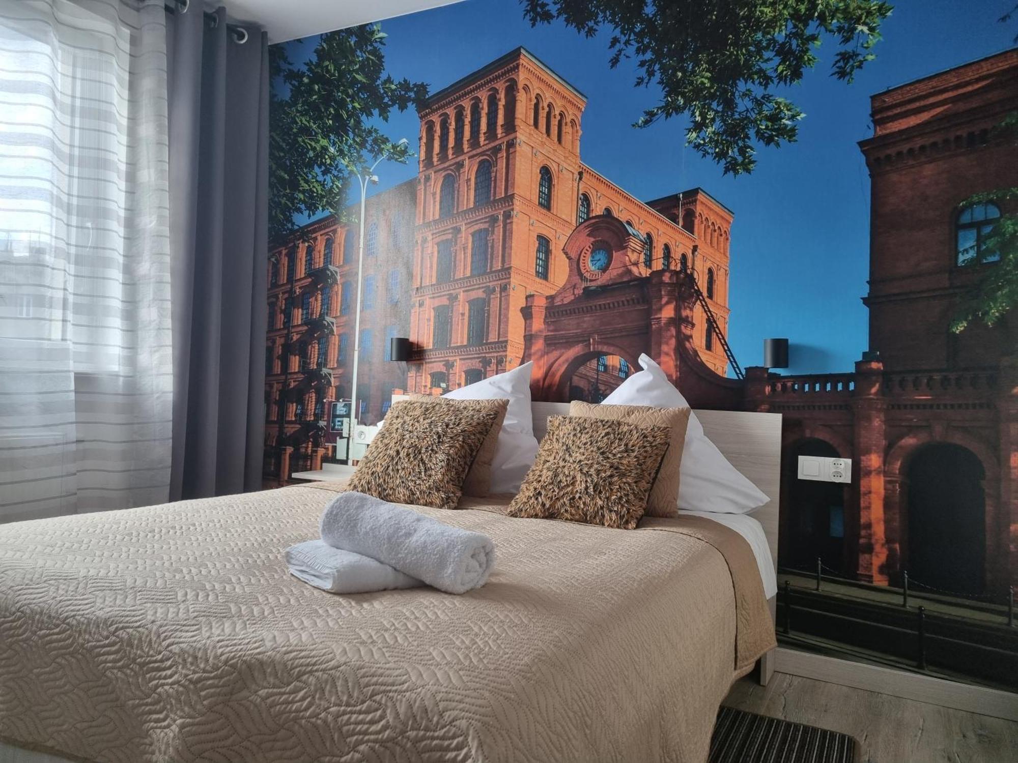 Q Apart Grand - Klimatyzowane 3 Pokojowe Apartamenty Przy Manufakturze Z Garazem Gratis, Fv 우치 외부 사진