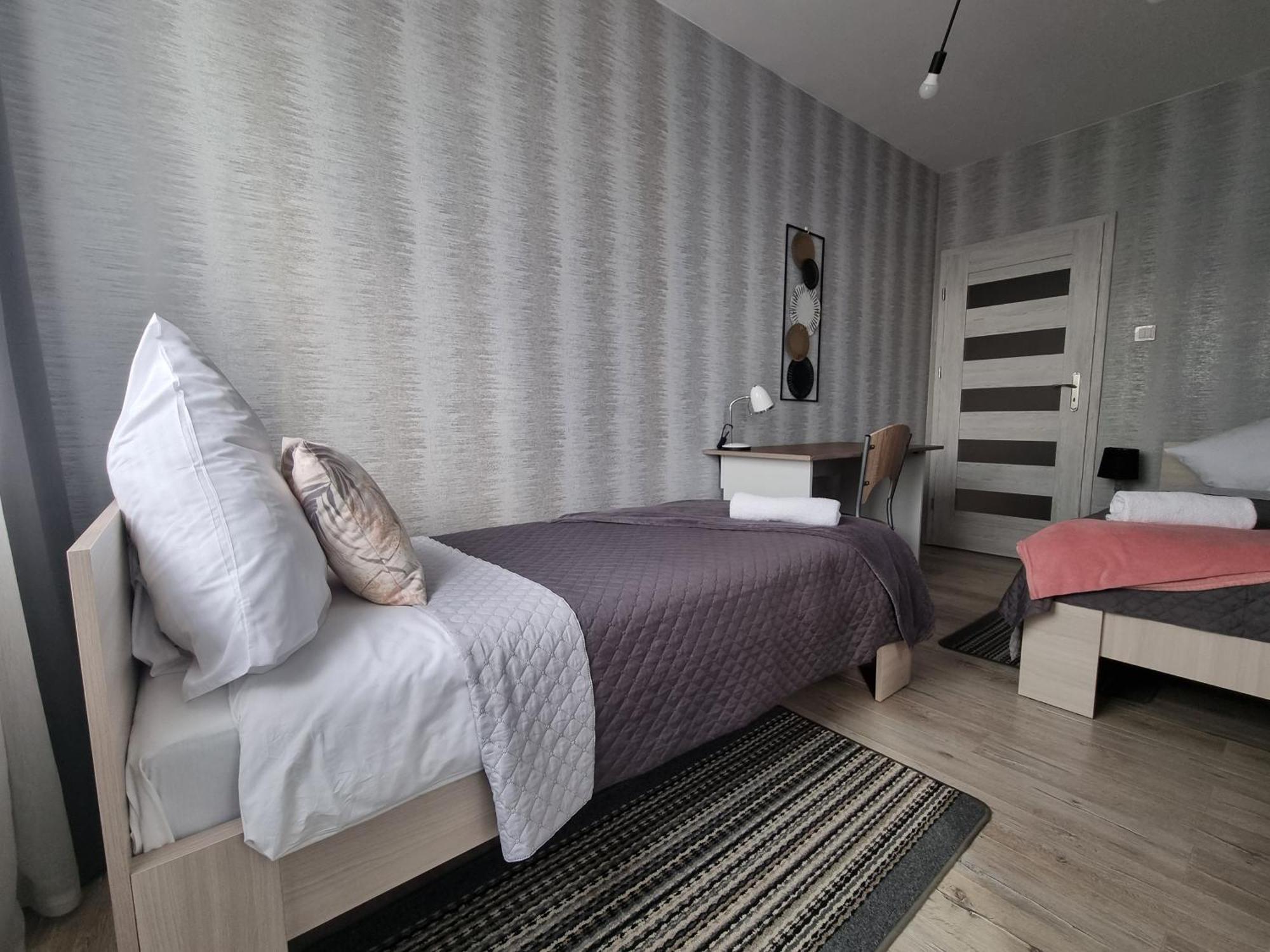 Q Apart Grand - Klimatyzowane 3 Pokojowe Apartamenty Przy Manufakturze Z Garazem Gratis, Fv 우치 외부 사진