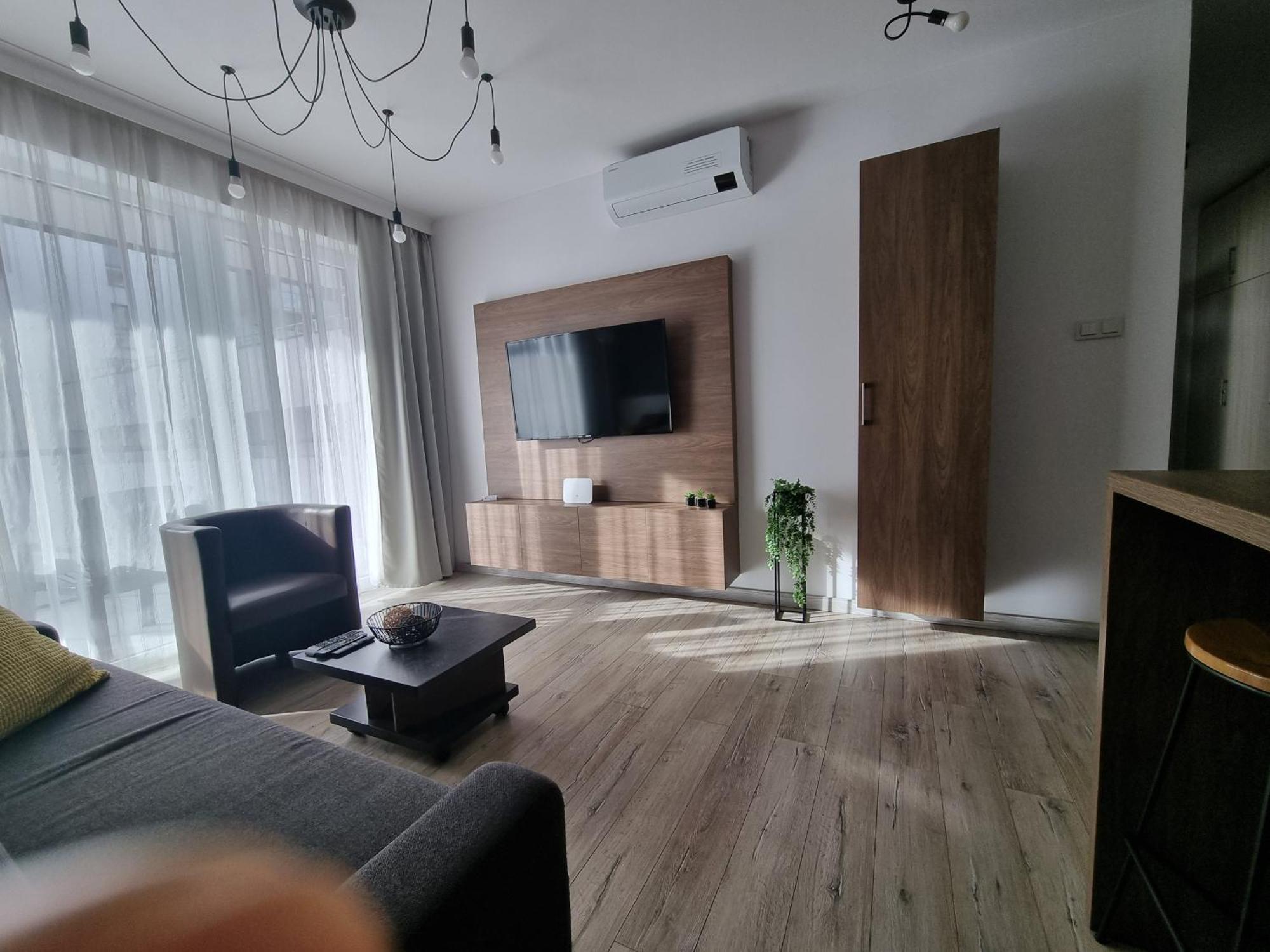 Q Apart Grand - Klimatyzowane 3 Pokojowe Apartamenty Przy Manufakturze Z Garazem Gratis, Fv 우치 외부 사진