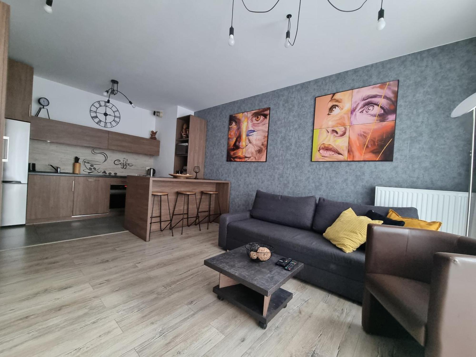 Q Apart Grand - Klimatyzowane 3 Pokojowe Apartamenty Przy Manufakturze Z Garazem Gratis, Fv 우치 외부 사진