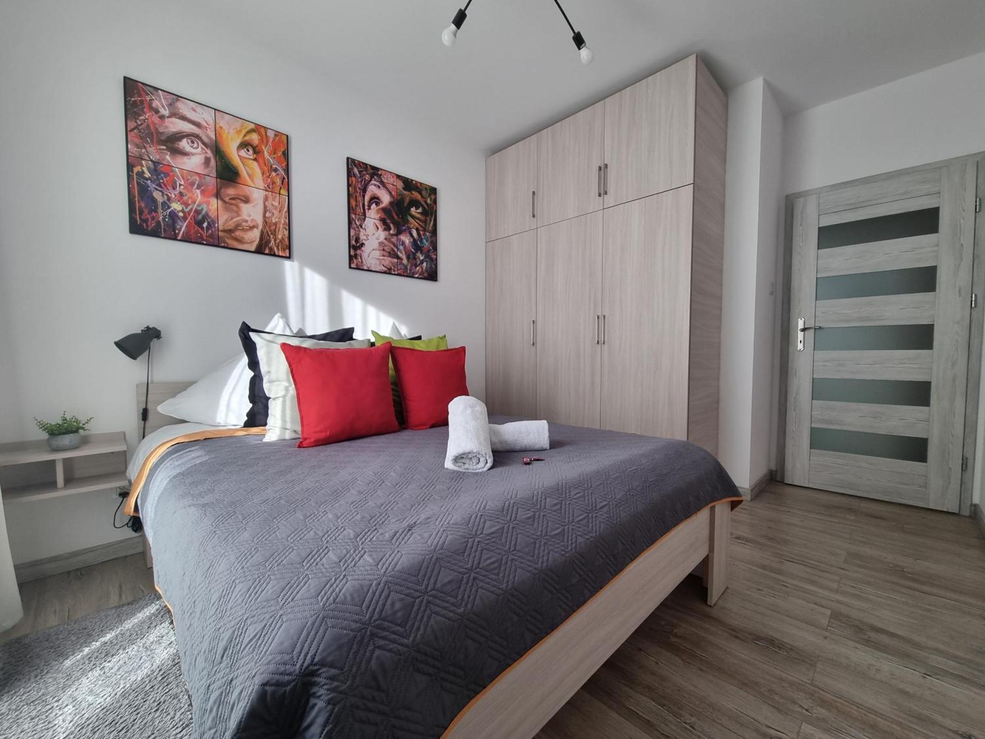 Q Apart Grand - Klimatyzowane 3 Pokojowe Apartamenty Przy Manufakturze Z Garazem Gratis, Fv 우치 외부 사진
