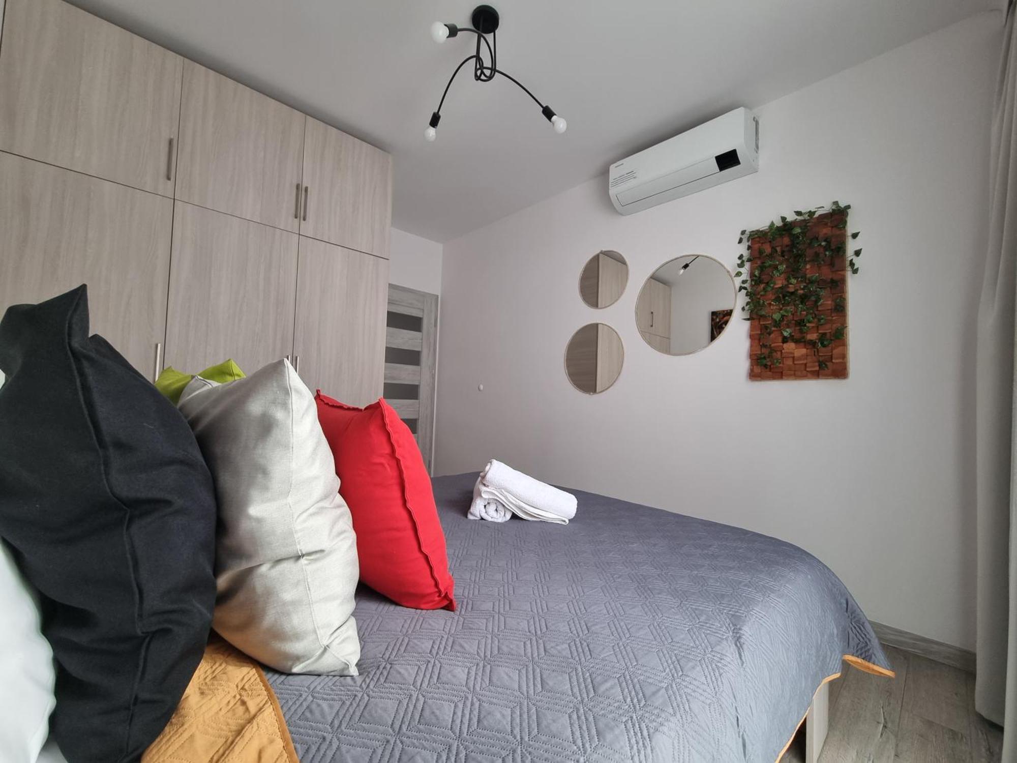 Q Apart Grand - Klimatyzowane 3 Pokojowe Apartamenty Przy Manufakturze Z Garazem Gratis, Fv 우치 외부 사진